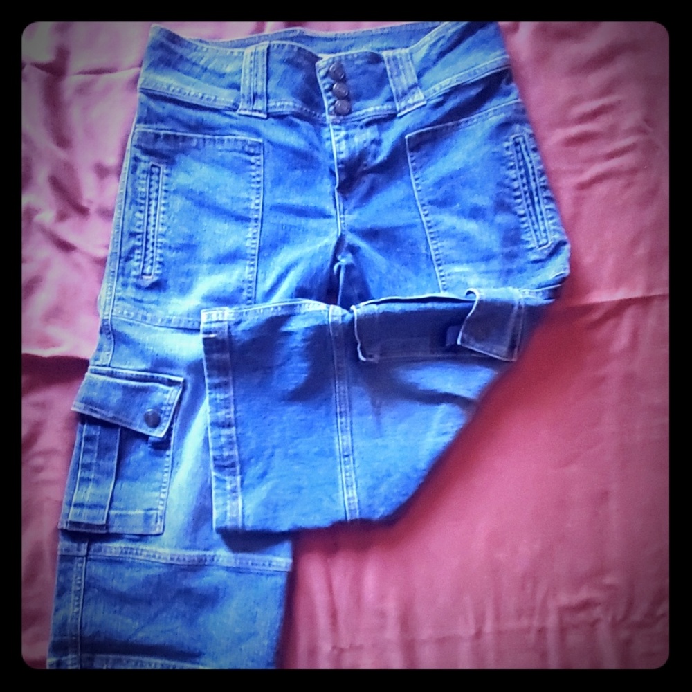 No Boundaries Denim Capris